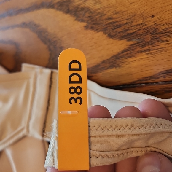 Bali Smoothing Bra - Picture 5 of 7